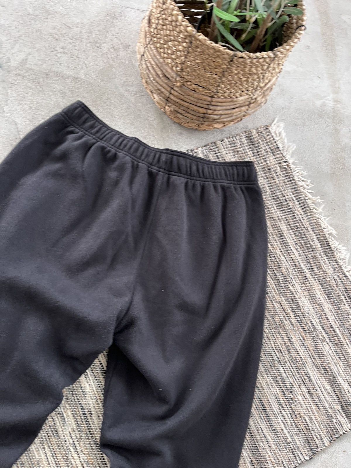 Adidas Vintage Adidas Black Minimalistic sportswear Y2K Sweatpants Size US 34 / EU 50 - 13 Thumbnail