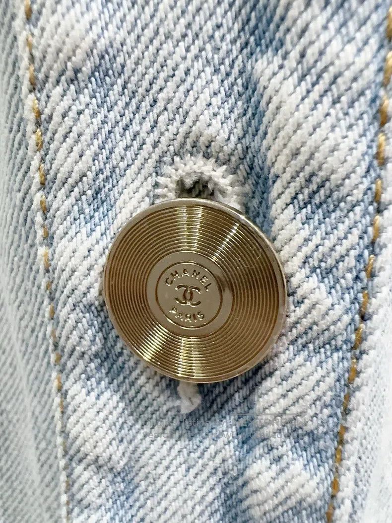 Chanel Chanel 21C camelia denim jacket Size XS / US 0-2 / IT 36-38 - 2 Thumbnail