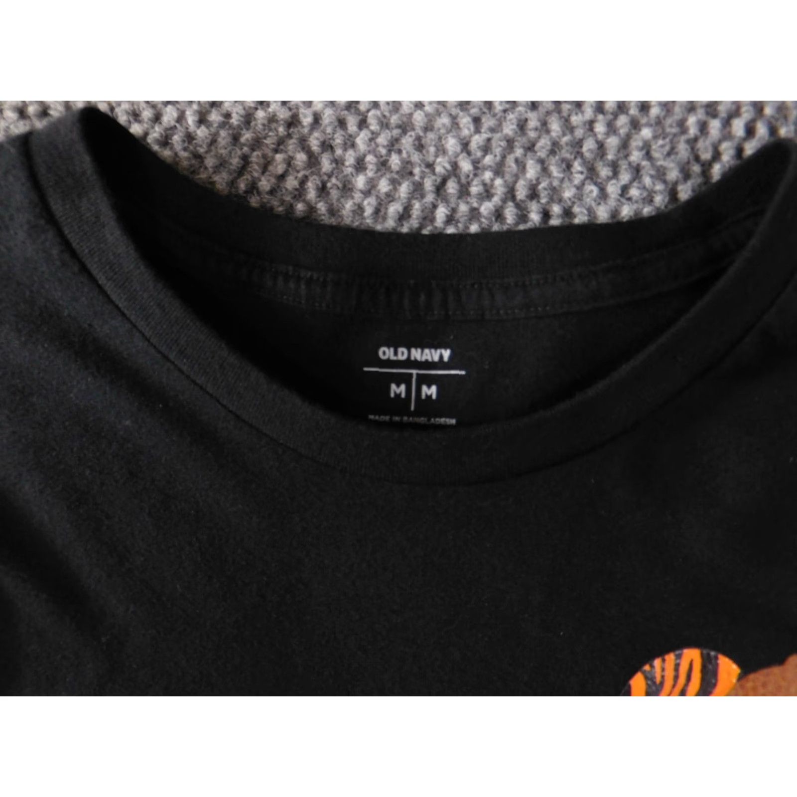 Old Navy Old Navy Shirt Mens T-Shirt Crew Neck Short Sleeve Black Bear Graphic 90s Colorful Logo Cotton Knit Classic Regular Size M Black Mens Size US M / EU 48-50 / 2 - 5 Thumbnail