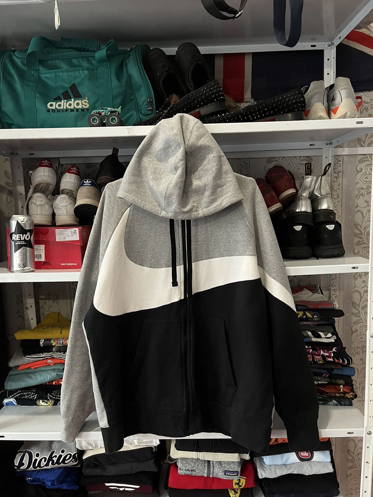 Nike Vintage Nike Big Swoosh Logo Zip Hoodie Y2K Size US XL / EU 56 / 4 - 1 Thumbnail