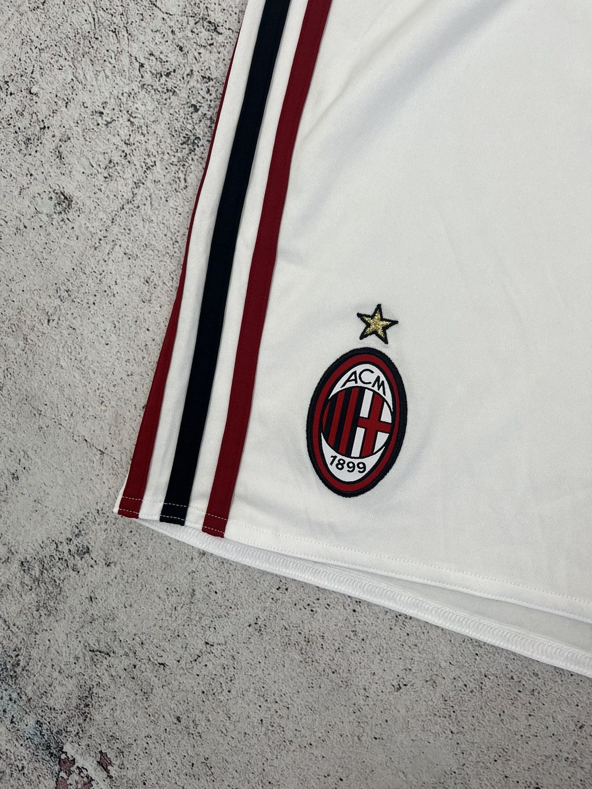 Adidas ADIDAS AC MILAN ITALY 2018/2019 SOCCER JERSEY,FOOTBALL SHORT Size US 34 / EU 50 - 3 Thumbnail