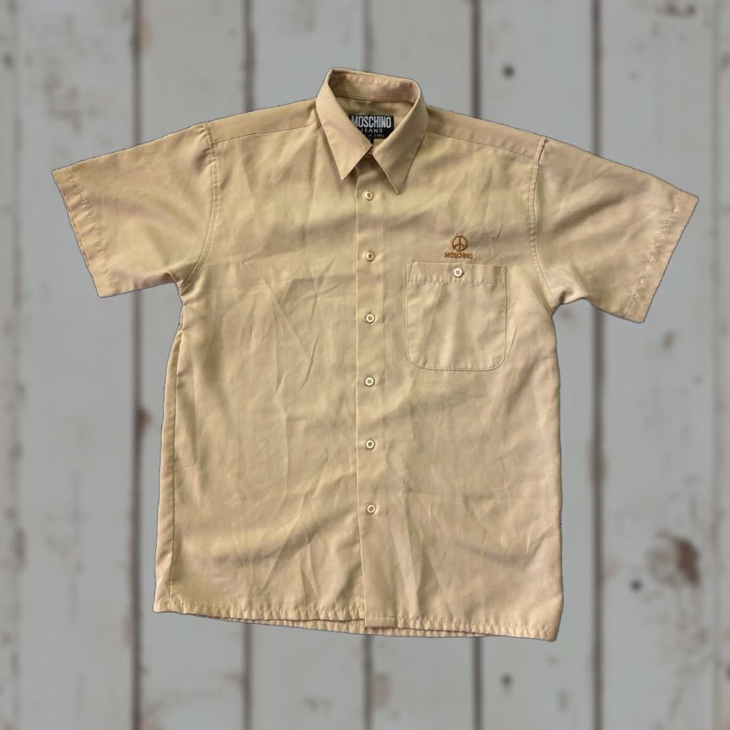 Moschino VINTAGE Moschino Jeans Short Sleeve Button-Down Shirt S Mens Beige 90s Designer Embroidered Pockets Relaxed Button Up Shirt Size US S / EU 44-46 / 1 - 1 Thumbnail
