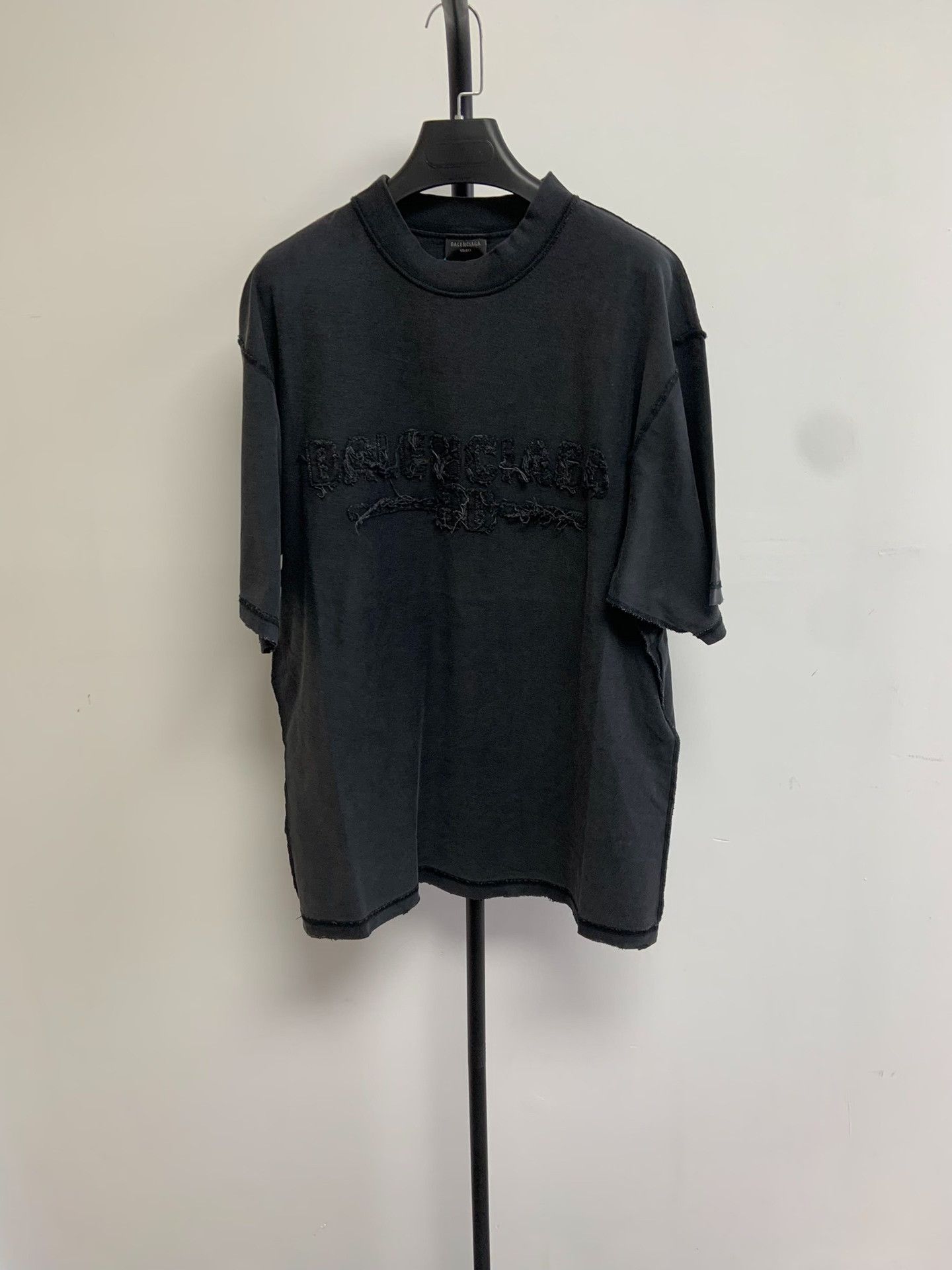 Balenciaga Balenciaga Logo Solid Short-Sleeve T-Shirt Size US XS / EU 42 / 0 - 1 Thumbnail