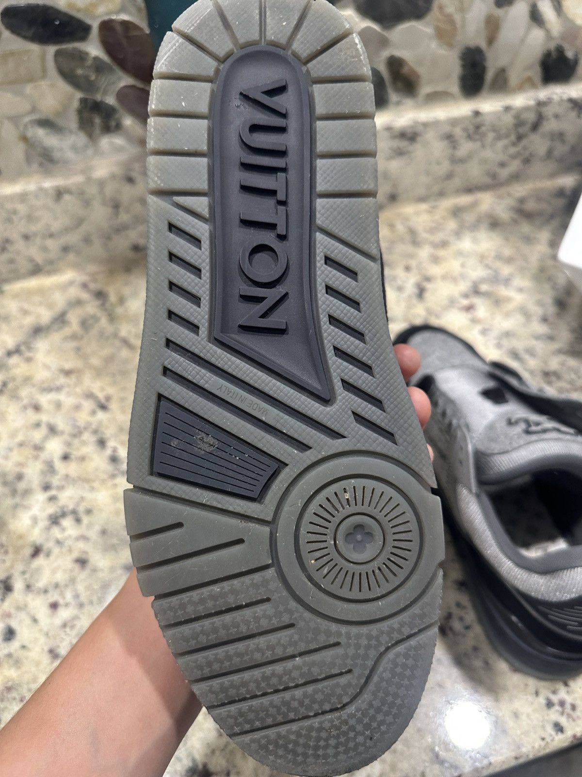 Louis Vuitton LOUIS VUITTON GREY WOOL BLACK LOW TOP TRAINERS SNEAKERS Size US 6.5 / EU 39-40 - 13 Thumbnail