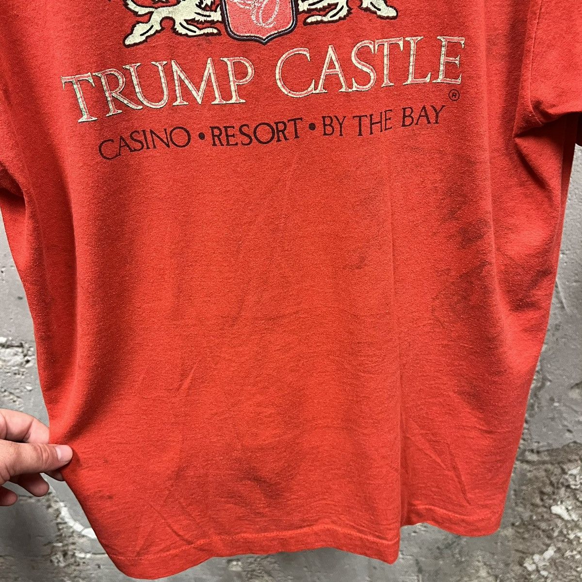 Vintage Trump Castle Vintage 90s Potential Millionare Red T-Shirt L Size US L / EU 52-54 / 3 - 7 Thumbnail