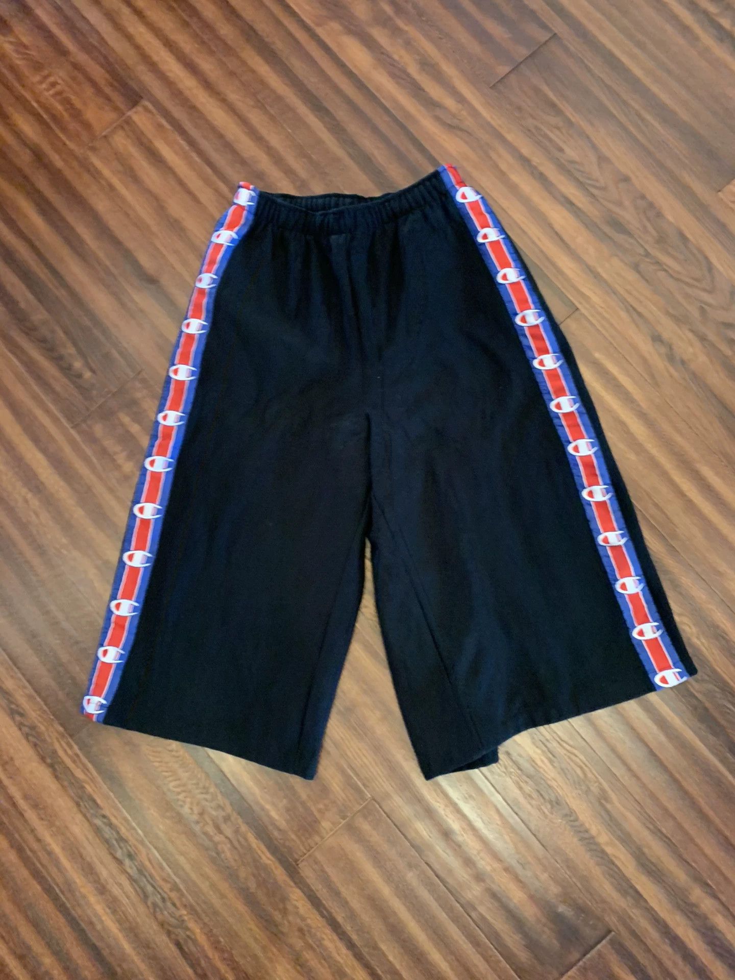 Vetements Vetements x Champion Reverse Weave Shorts Size US 26 / EU 42 - 1 Thumbnail
