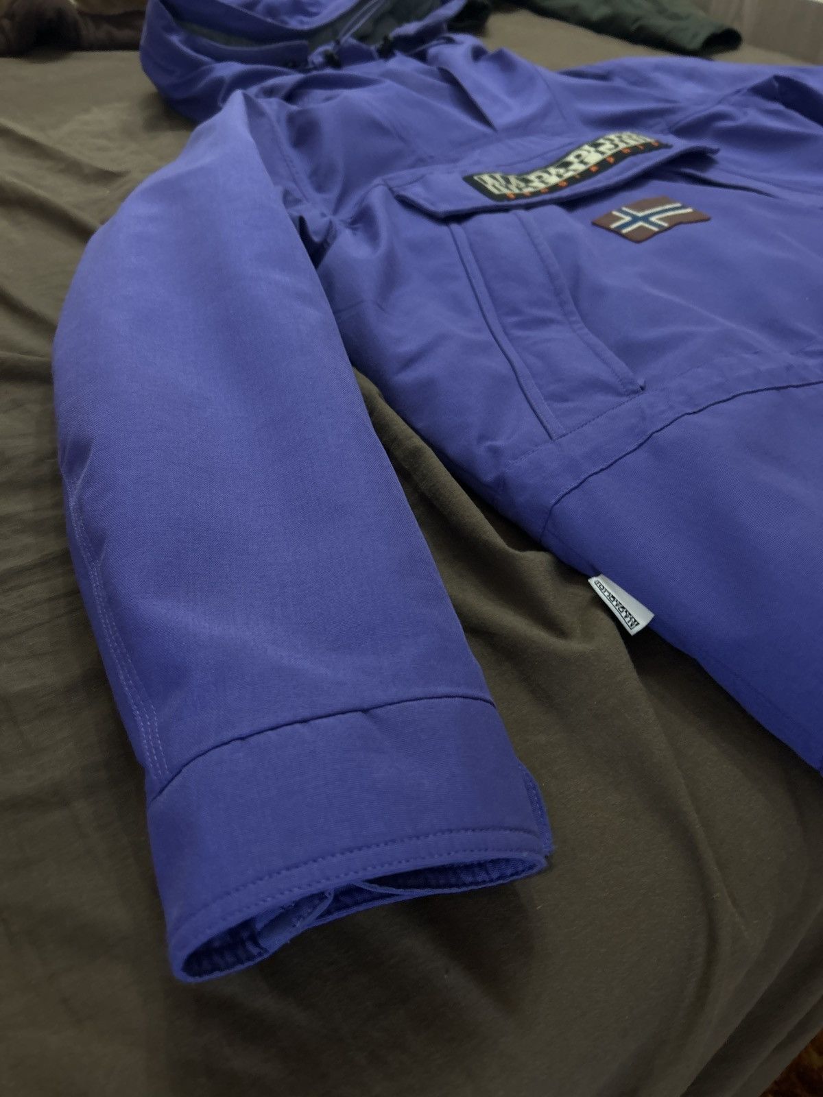 Napapijri Napapijri x Milan Size US M / EU 48-50 / 2 - 6 Thumbnail