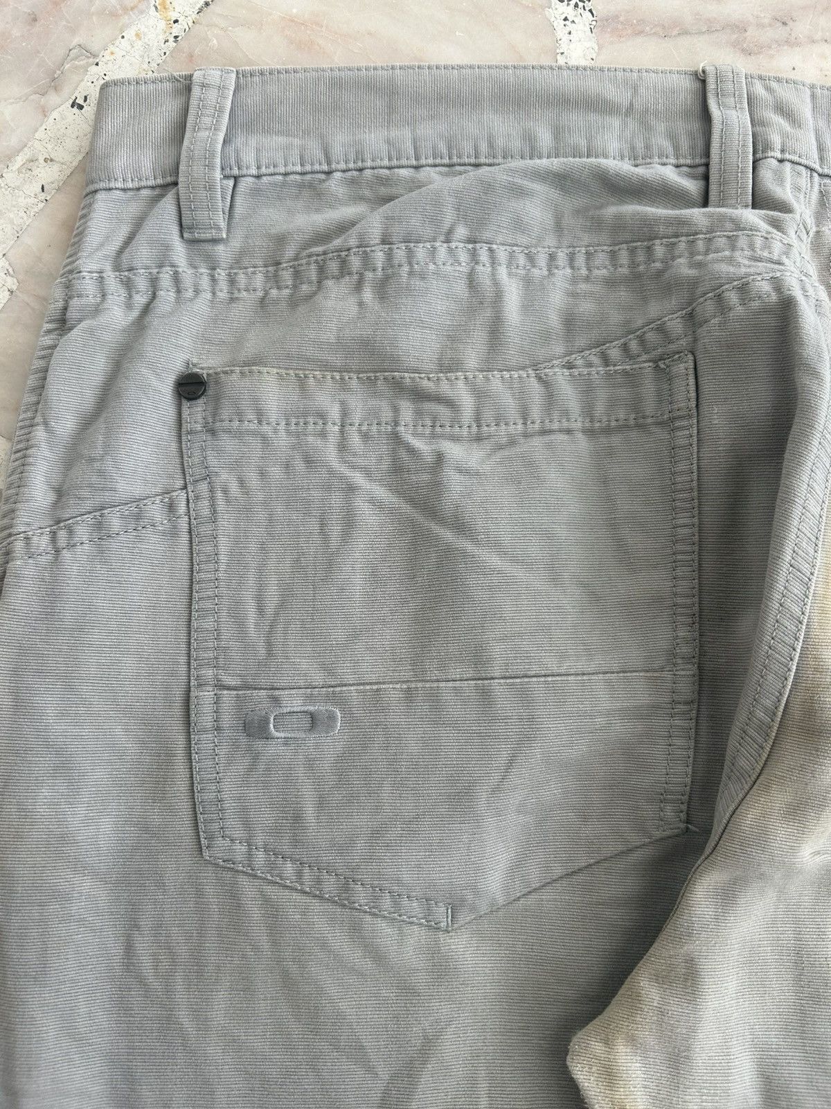 Oakley Oakley Casual Pants Gray Vintage Slim Fit Size US 38 / EU 54 - 9 Thumbnail