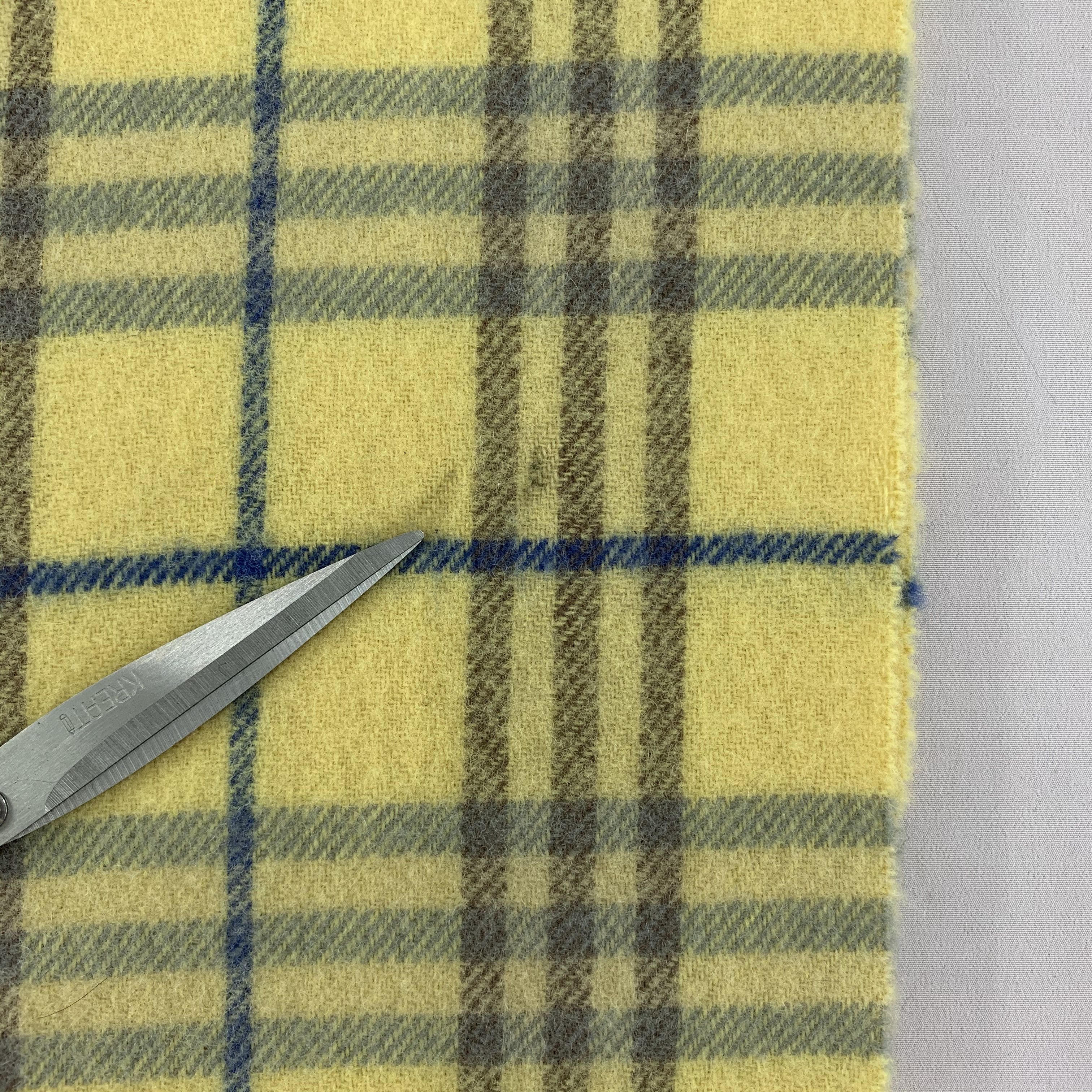 Burberry Burberry Scarf Wool Muffler Neck Wrap BL5140 Size ONE SIZE - 6 Thumbnail