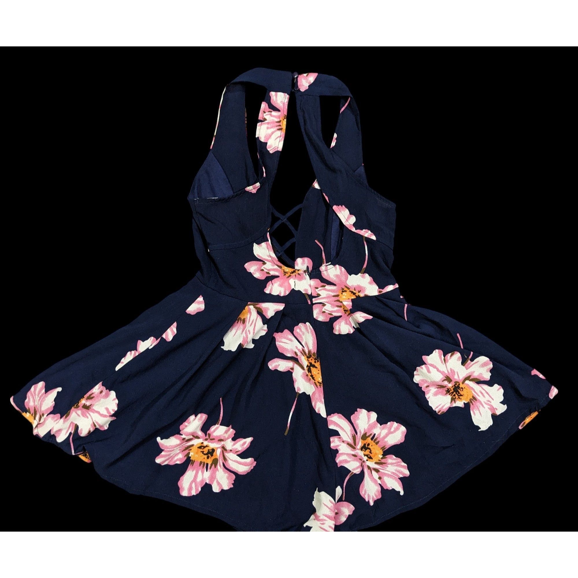 Other Coquette Beachy Navy Floral Summer Romper by Solaris Size 28" / US 6 / IT 42 - 2 Thumbnail