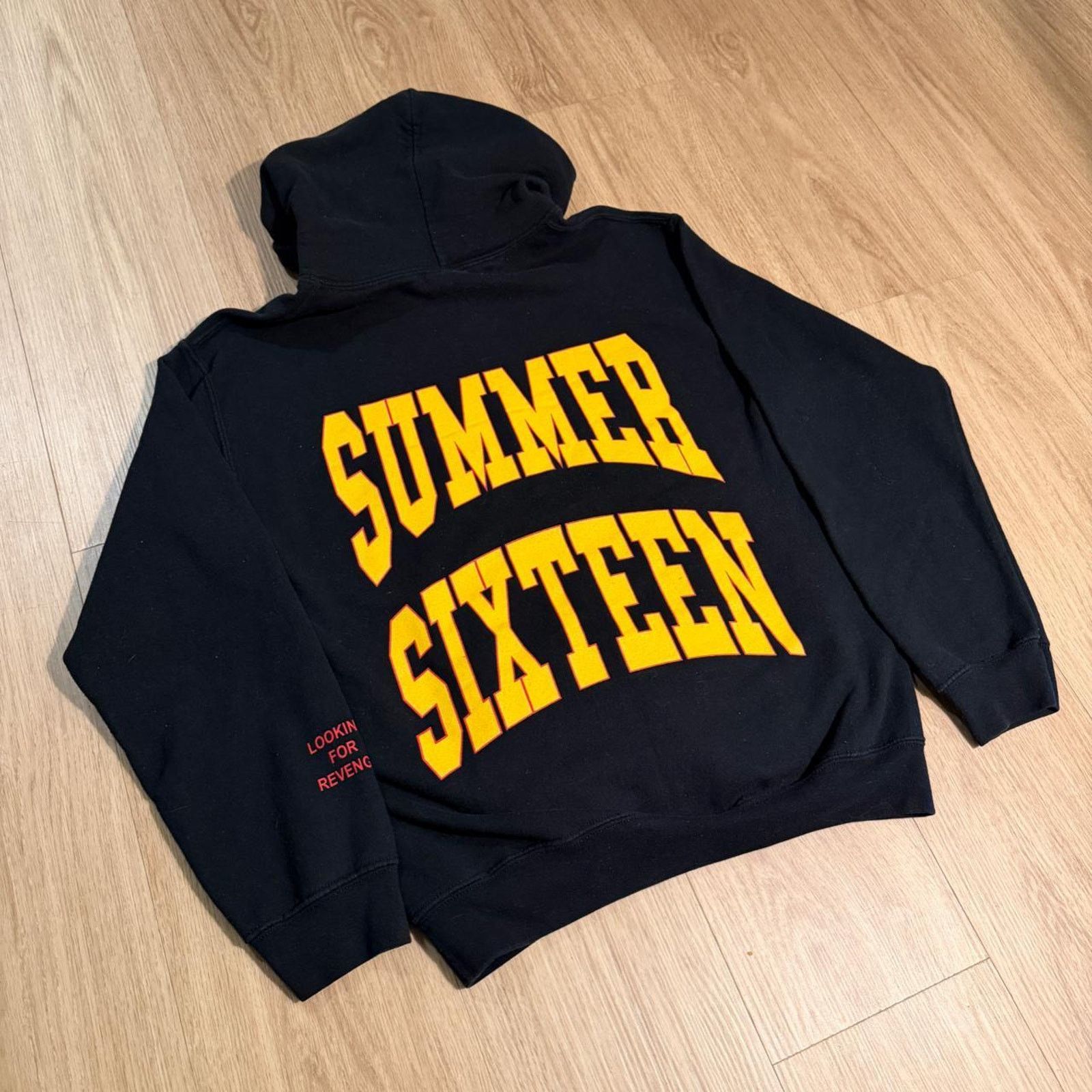 & Other Stories Drake summer sixteen tour march Size US S / EU 44-46 / 1 - 1 Thumbnail