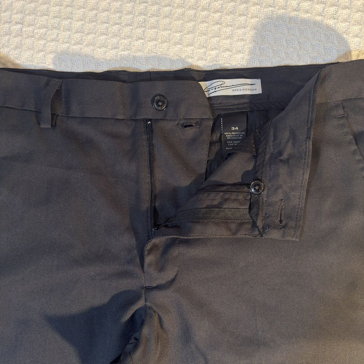 Greg Norman Greg Norman Tailored Black Dress Shorts Minimal Golf Luxe Size US 34 / EU 50 - 2 Thumbnail
