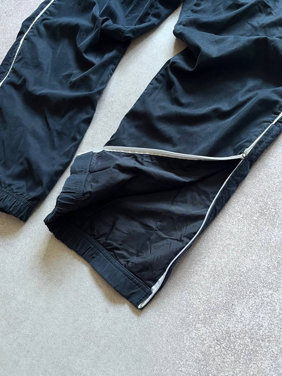 Nike × Vintage Vintage Nike Swoosh Baggy Nylon Track Pants Y2K M Size US 32 / EU 48 - 4 Thumbnail