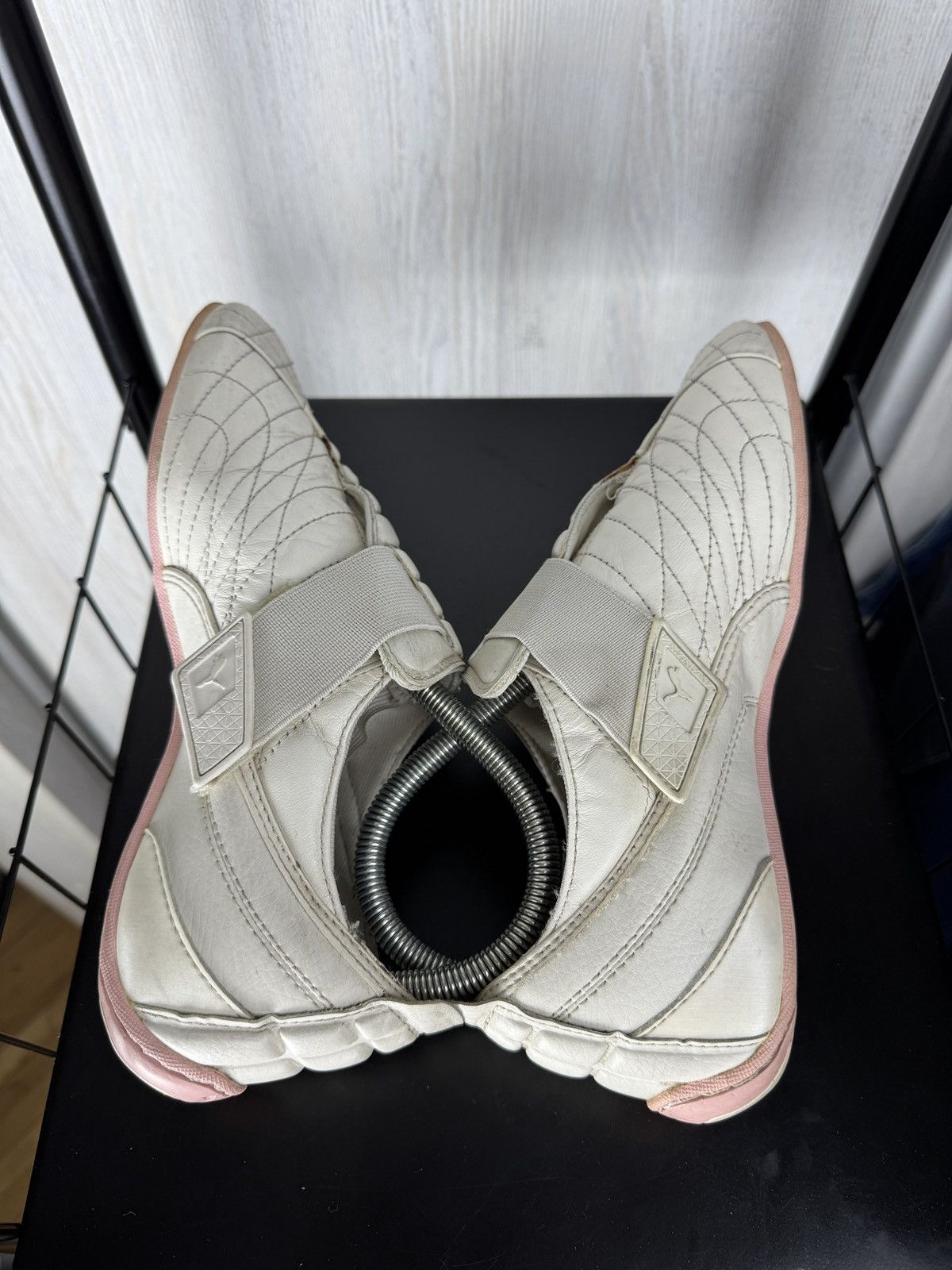 Puma Puma UKE V Limited Edition y2k 00s white pink leather shoes Size US 7 / EU 40 - 11 Thumbnail