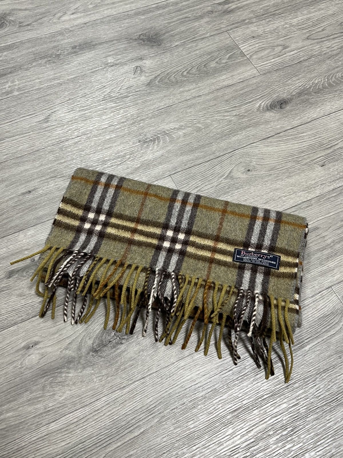 Burberry × Vintage VINTAGE Burberry Classic Check Scarf Size ONE SIZE - 1 Thumbnail