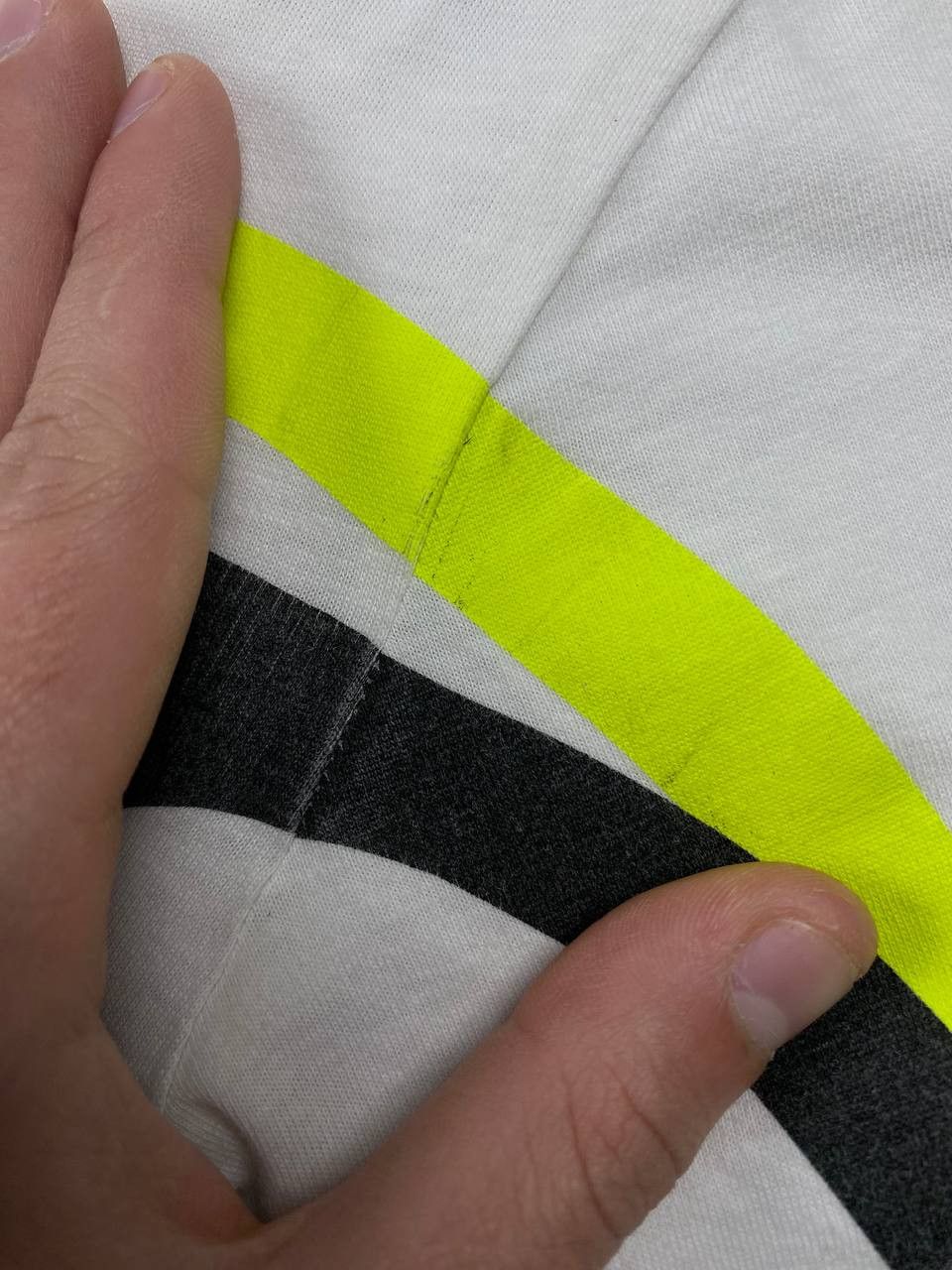 Valentino Valentino Garavani V Logo T-Shirt Big Logo Men Size S White Size US S / EU 44-46 / 1 - 3 Thumbnail