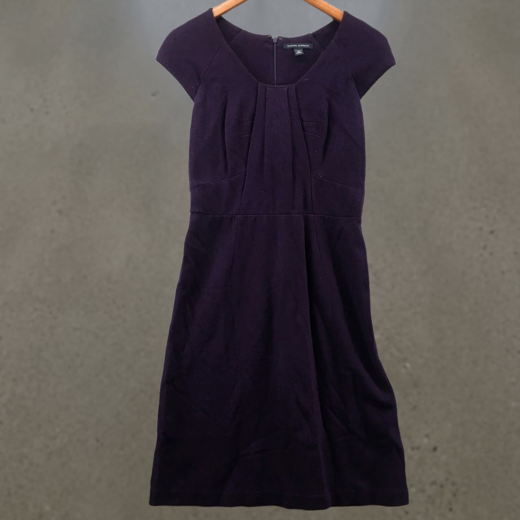 Banana Republic Banana Republic Stretch Sheath Dress Womens 6 Purple Cap Sleeve Back Zip Casual Dress Size M / US 6-8 / IT 42-44 - 1 Thumbnail