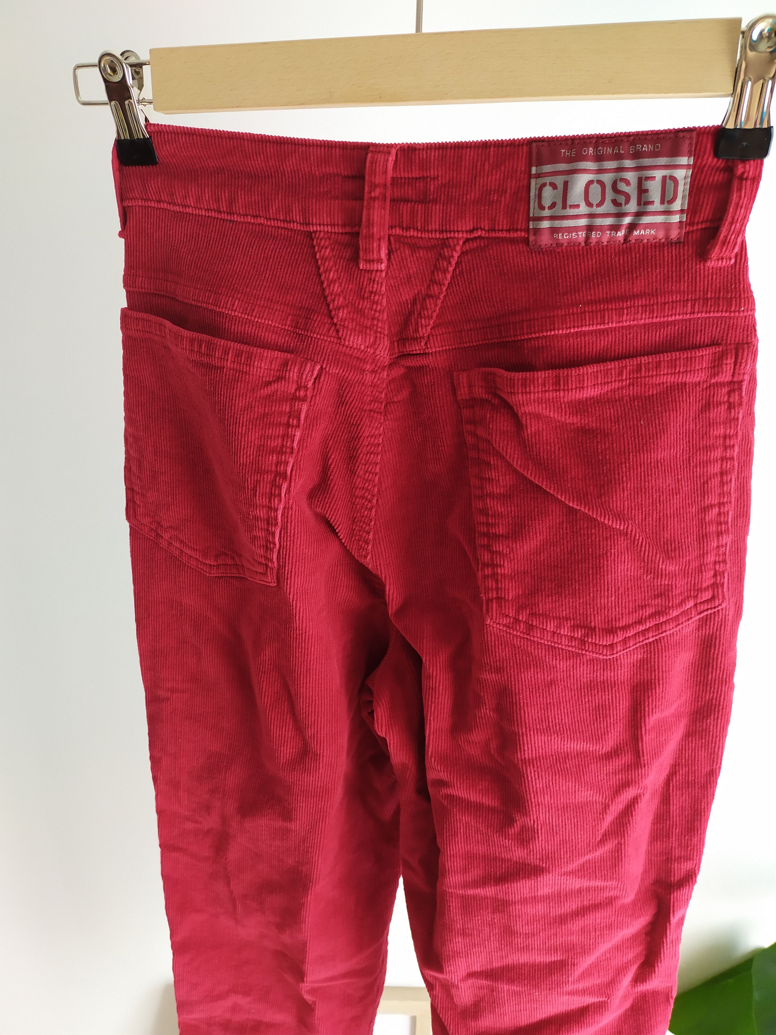 CLOSED Closed Pedal Pusher Jeans Straight leg red corduroy trousers Size 28" / US 6 / IT 42 - 13 Thumbnail