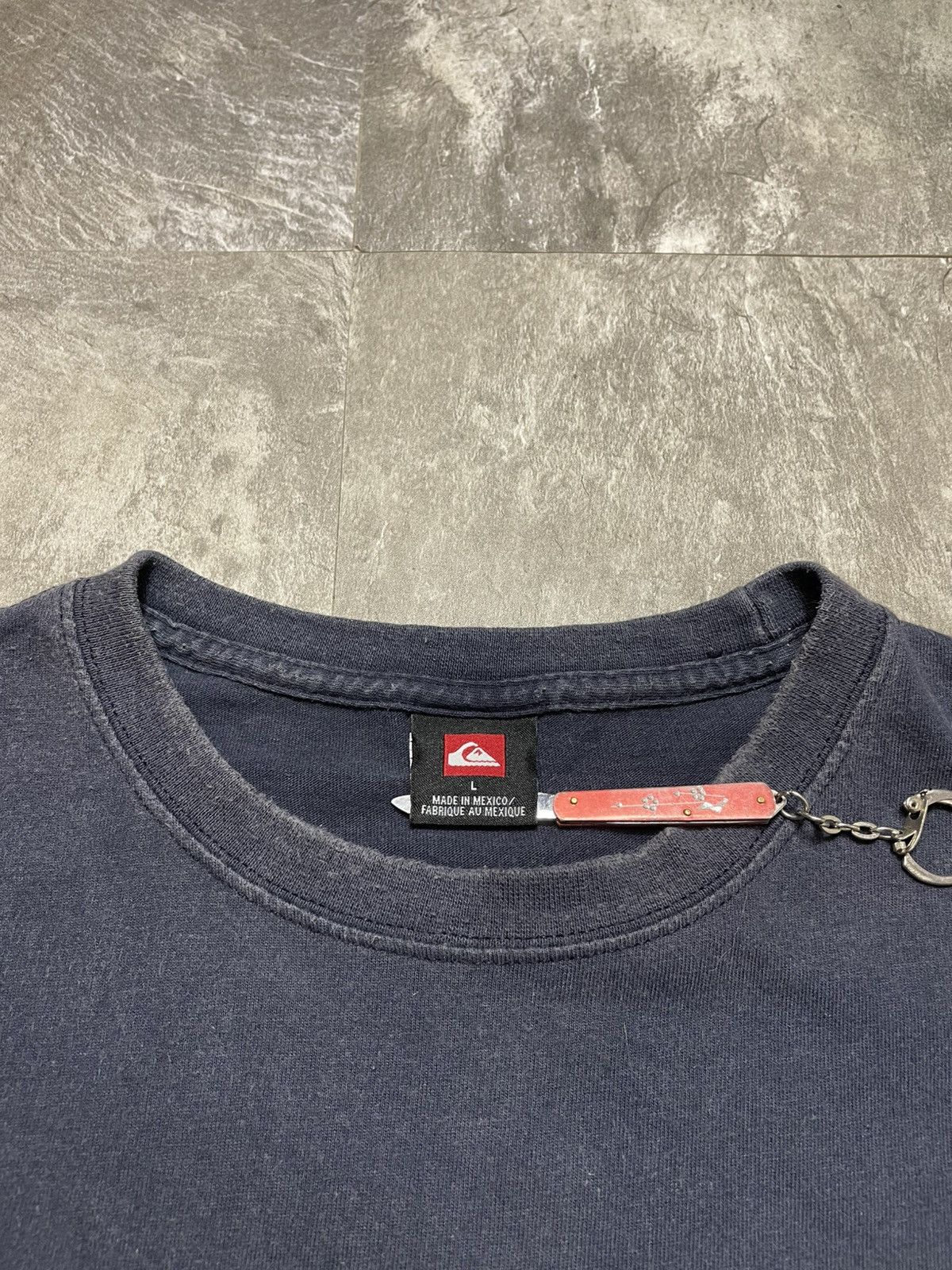 Quiksilver Vintage 90s Quiksilver Center Logo Surf Big Logo Graphic Size US L / EU 52-54 / 3 - 6 Thumbnail