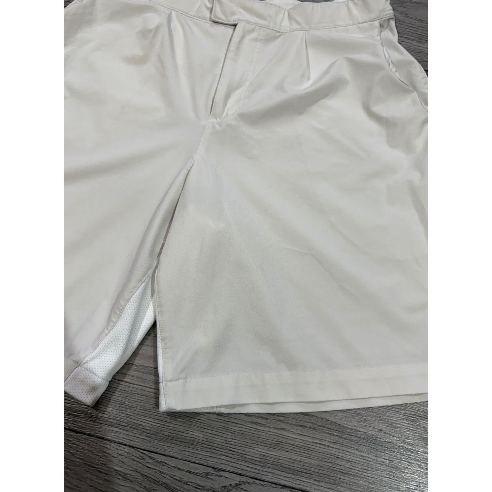 Nike VINTAGE Nike Tennis White Shorts Mens L Bermuda 237155-100 Sports Tennis White Size US 33 - 3 Thumbnail