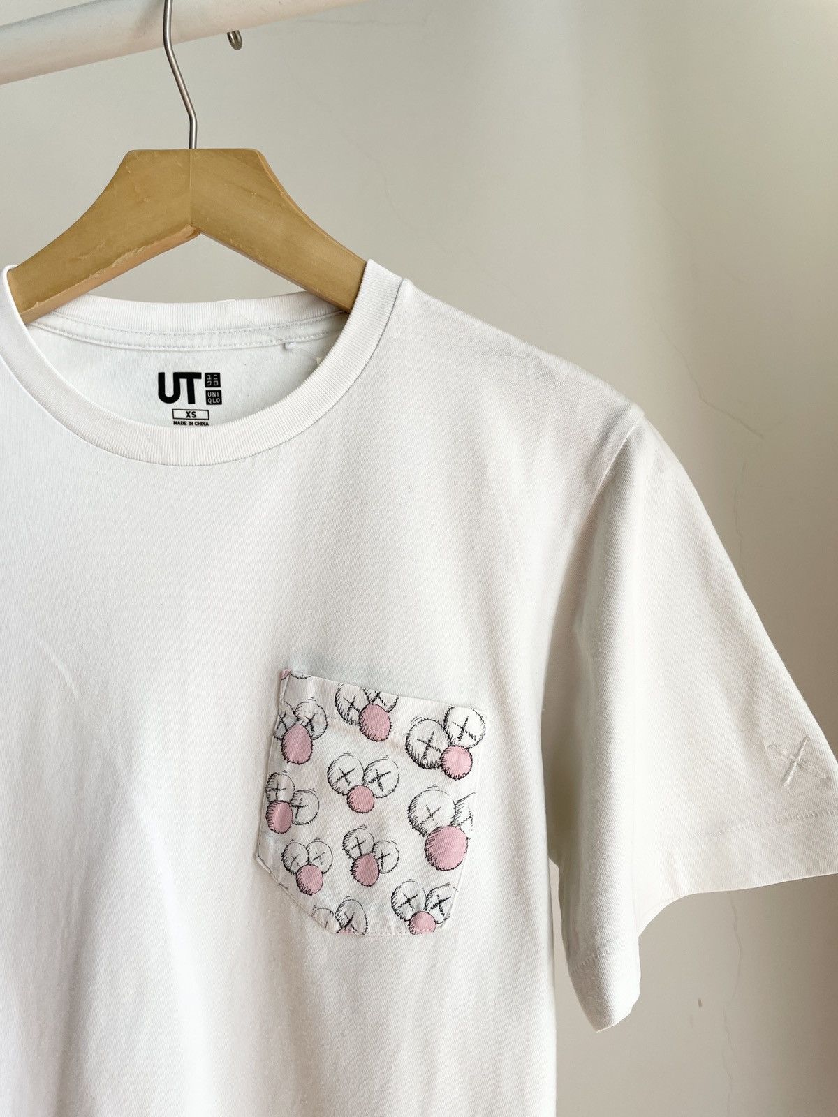 Kaws × Uniqlo RARE 🌸 Uniqlo x Kaws Supreme Companion Printed Pocket Tee Size US XS / EU 42 / 0 - 3 Thumbnail