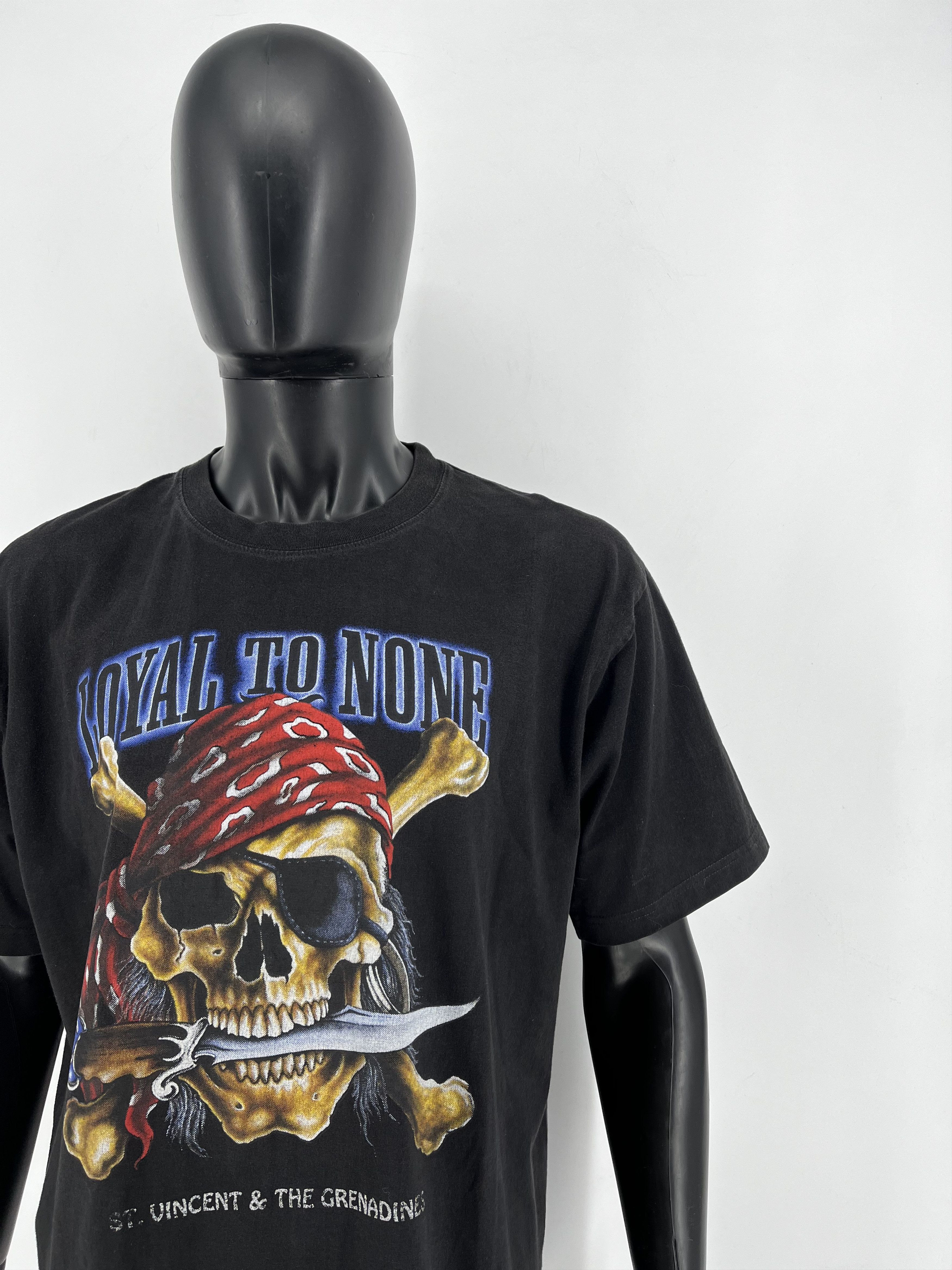 Vintage Loyal To None Pirate Crossbones Knife Graphic Shirt 2000s Size US XL / EU 56 / 4 - 7 Thumbnail
