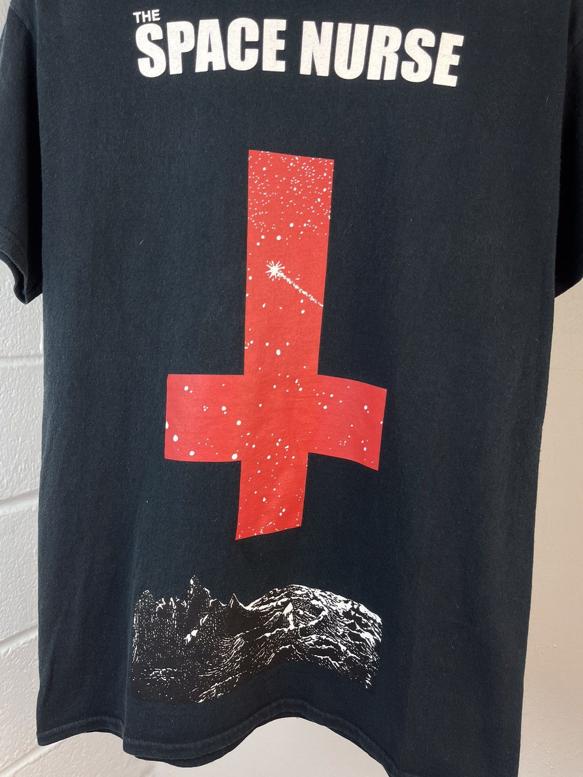Jun Takahashi × Undercover Undercover ‘The Space Nurse’ Red Cross Tee Size US M / EU 48-50 / 2 - 4 Thumbnail