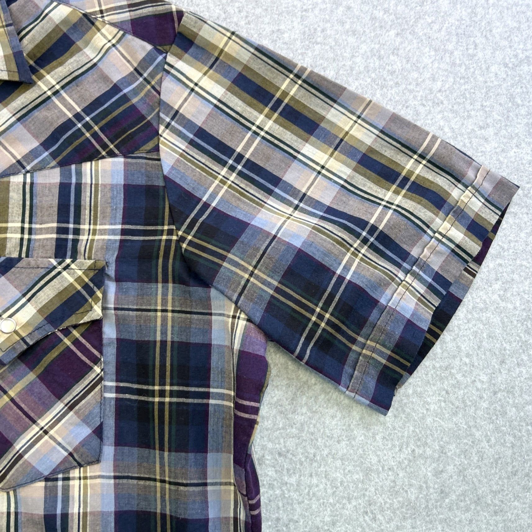 Vintage VINTAGE Ely Cattleman Shirt Mens L Blue Purple Plaid Short Sleeve Pearl Snap Adult Size US L / EU 52-54 / 3 - 6 Thumbnail