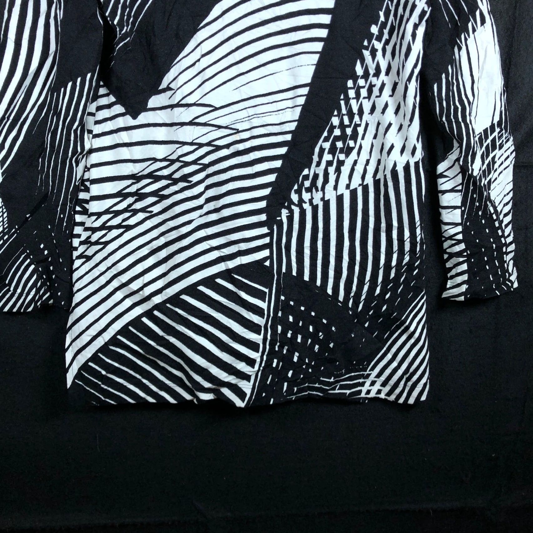Vintage Chicos Blouse Womens Black White Abstract V-Neck Long Sleeve Stretch Shirt Casual Workwear 0 Size S / US 4 / IT 40 - 3 Thumbnail