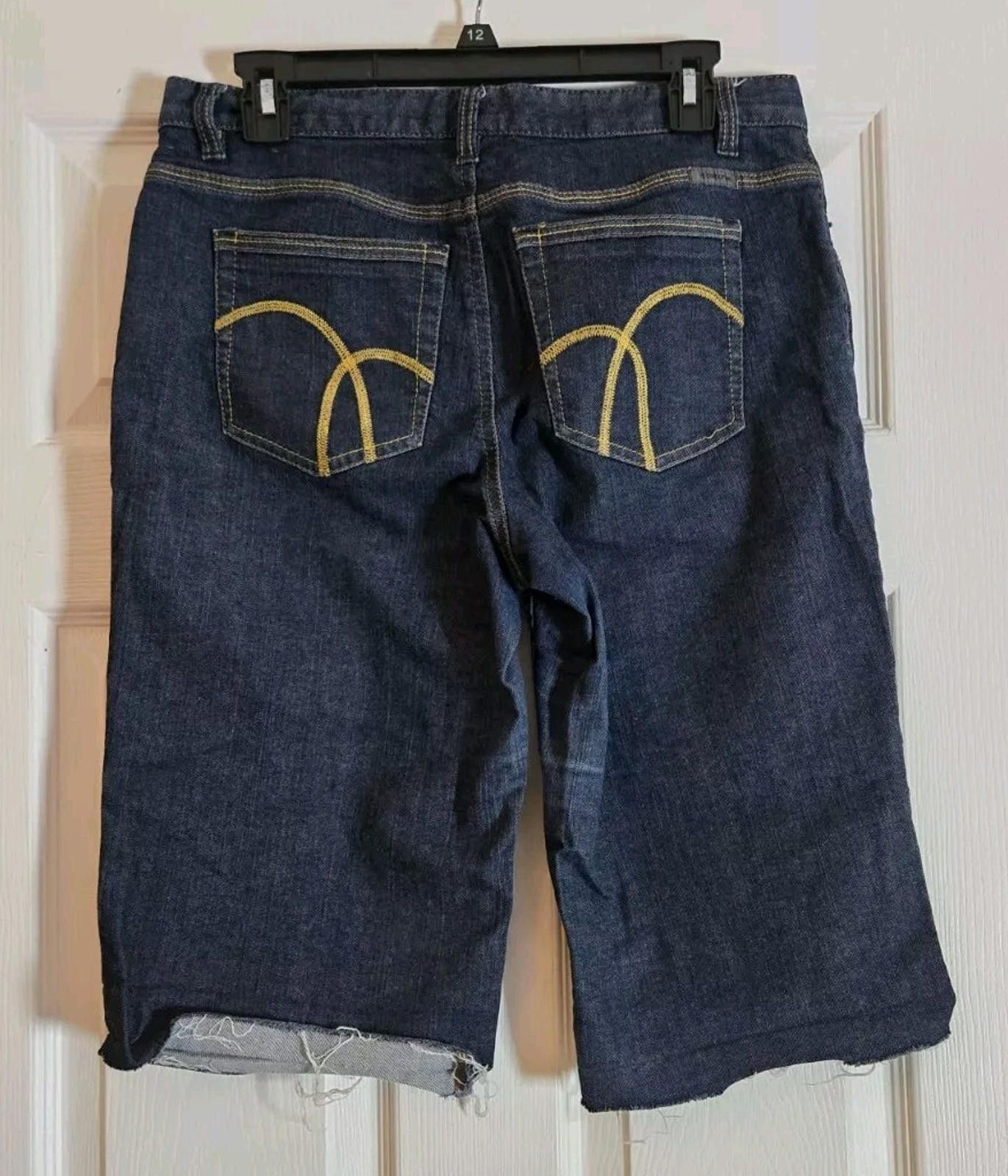 Other Liz Claiborne Womens Petite 8R Denim Jean Shorts CutOff Crop Size 30" / US 8 / IT 44 - 4 Thumbnail