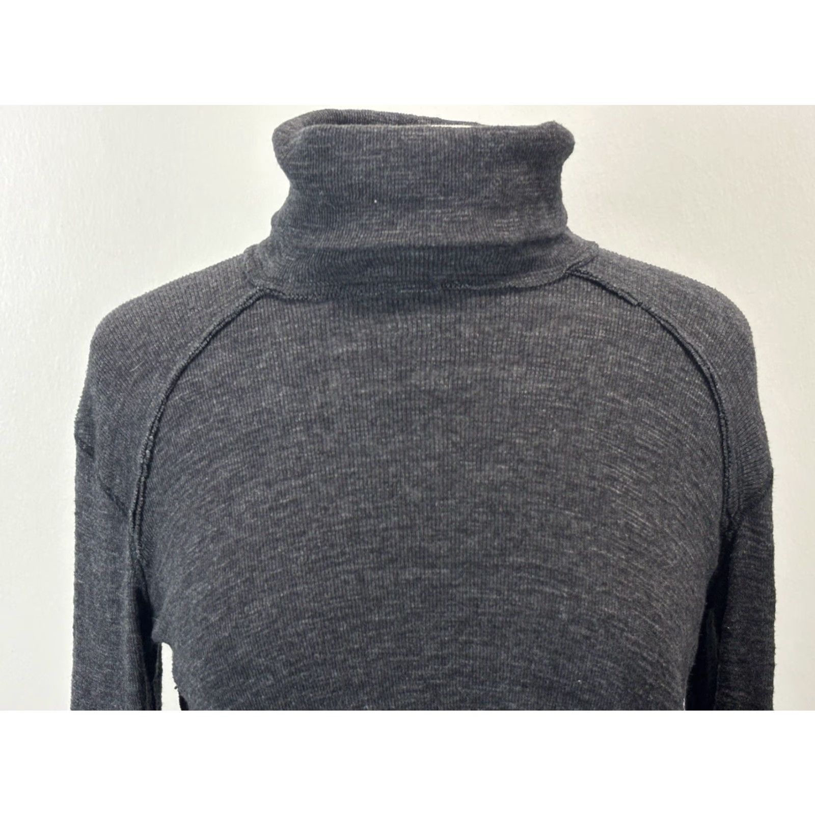 Free People VINTAGE? (No) We The Free People Split Back Turtleneck Sweater Small Womens Charcoal Boho Size S / US 4 / IT 40 - 5 Thumbnail