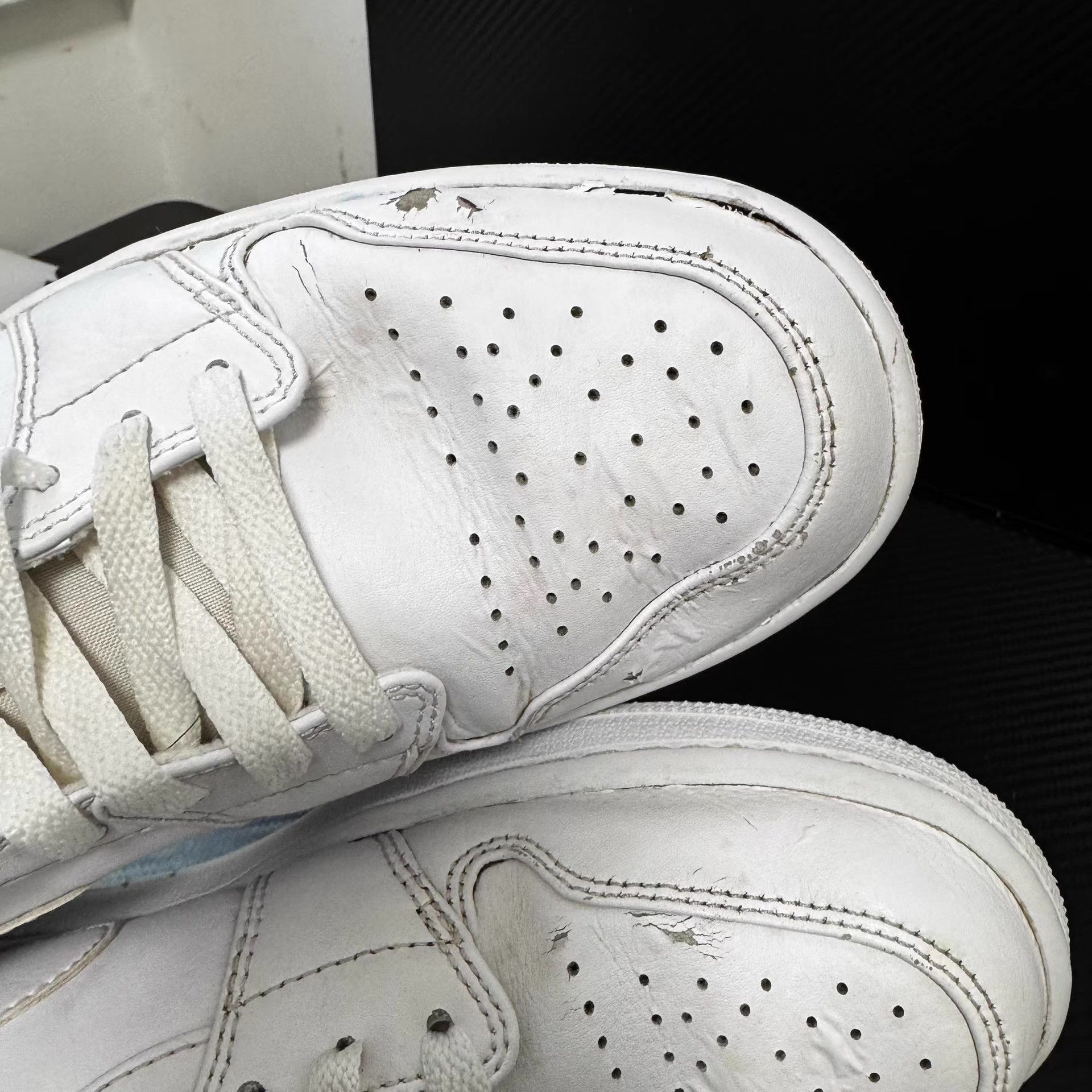 Nike AJ1 Low All White Low-Top Basketball Shoes Q10 Size US 8.5 / EU 41-42 - 5 Thumbnail