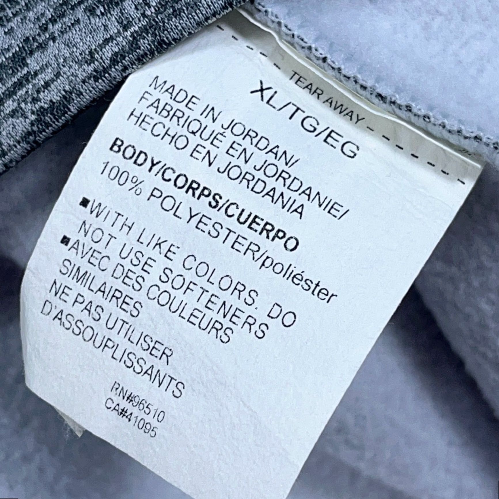 Under Armour Under Armour Sweatshirt Men XL Gray Pullover 1/4 Zip Long Sleeve Mock Neck Regular Fit Polyester Fleece Sports Classic Vintage: No Size US XL / EU 56 / 4 - 4 Thumbnail