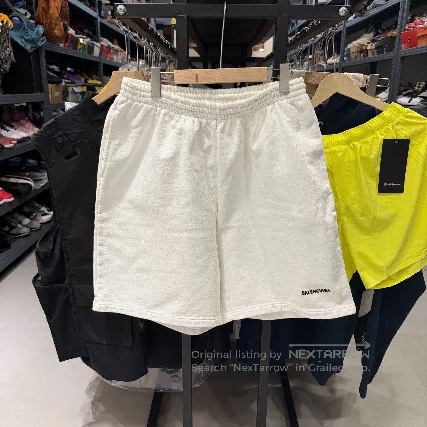 Balenciaga balenciaga white logo embroidered shorts. Size US 26 / EU 42 - 6 Thumbnail