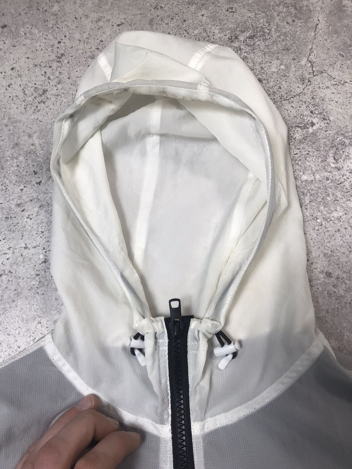 Drake 2021 OVO Globe Logo lightweight windbreaker White Size US M / EU 48-50 / 2 - 17 Thumbnail