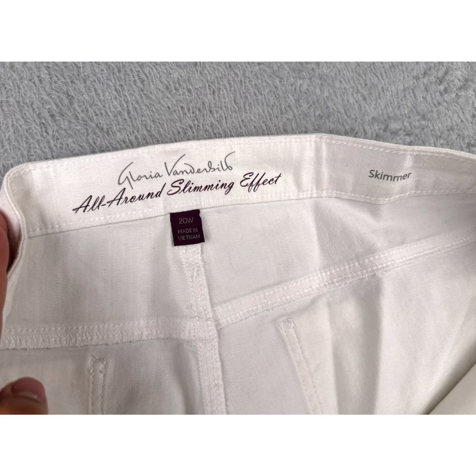 Gloria Vanderbilt Gloria Vanderbilt Shorts Womens 20W White Kaia Skimmer Button Fly Cotton 44x16 Shirt Womens 20W White Skimmer Denim Casual Beach 90s? Size 42" / US 20 - 2 Thumbnail
