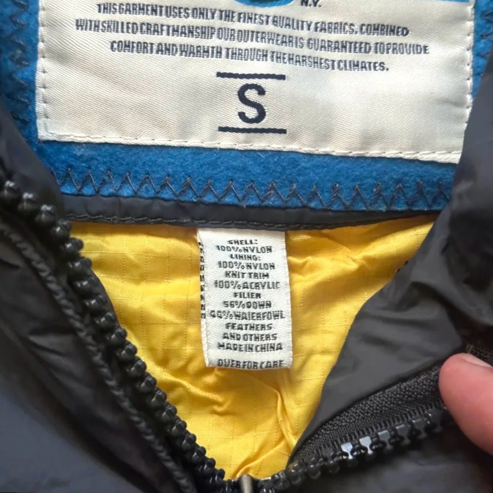 Abercrombie & Fitch VINTAGE Abercrombie & Fitch Vest Puffer Nylon Gray Size S Mens Down vest Size US S / EU 44-46 / 1 - 4 Thumbnail