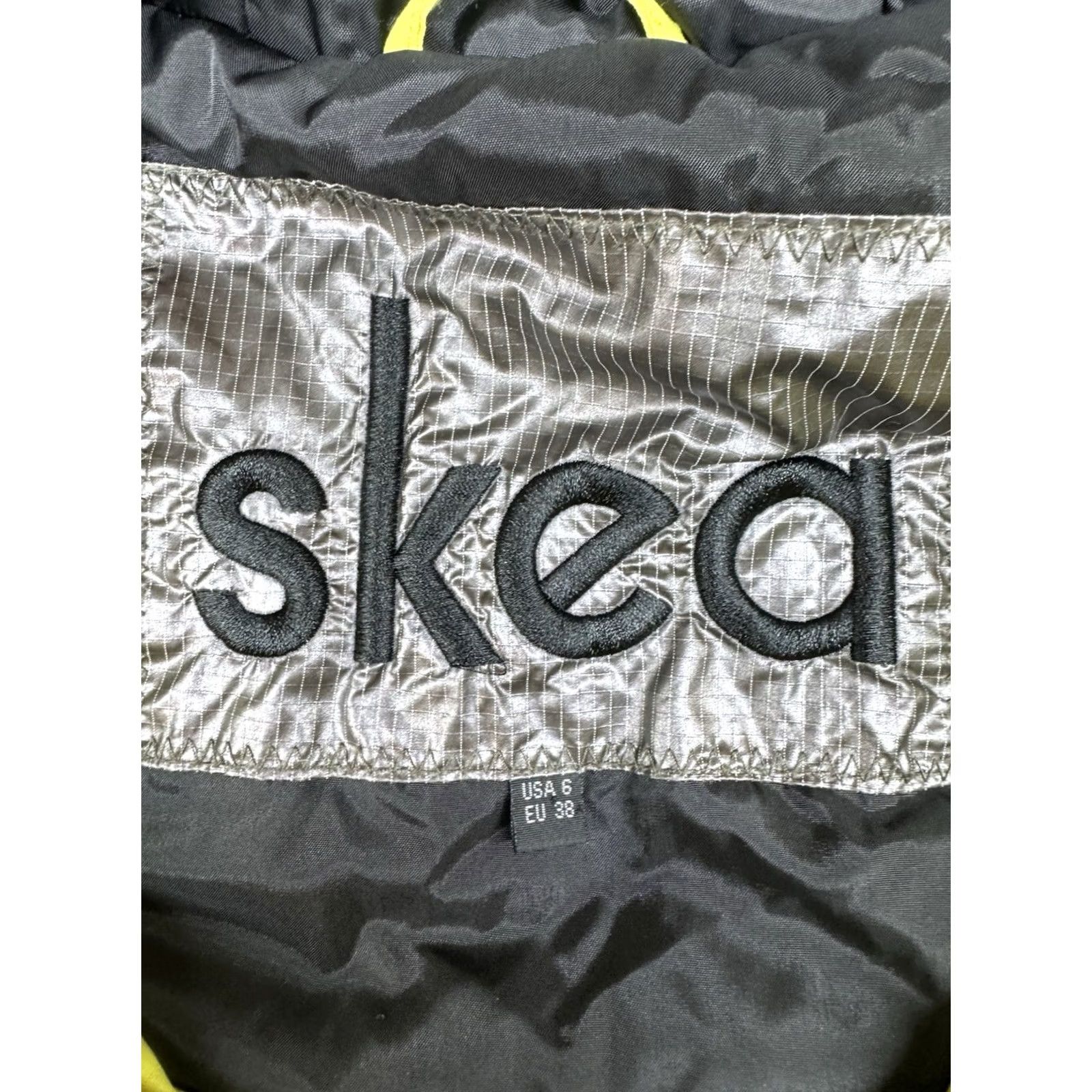Vintage SKEA Ski Snow Winter Hooded Thermolite Full Zip Jacket Neon Yellow Women’s 6 Size M / US 6-8 / IT 42-44 - 2 Thumbnail