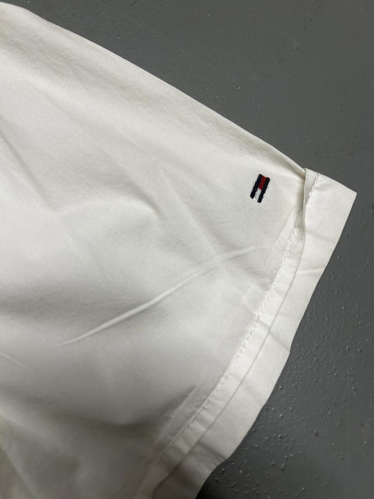 Tommy Hilfiger Tommy Hilfiger Short Sleeve Shirt - Classic White Design Size US L / EU 52-54 / 3 - 4 Thumbnail
