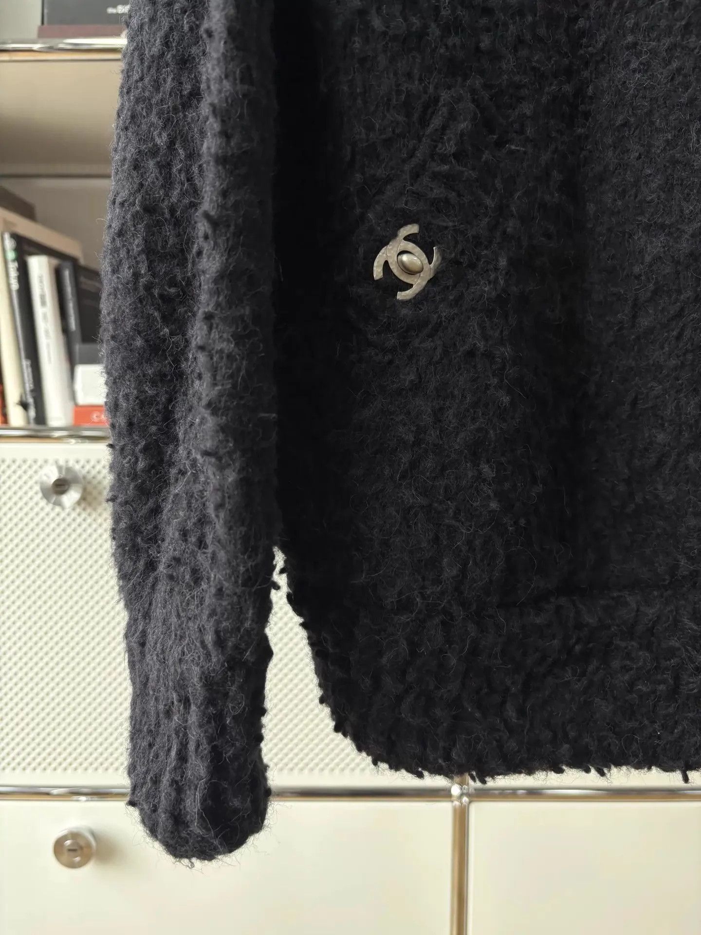 Chanel Chanel Black Silver Bag Buckle Teddy Knit Jacket 36 Women's Size XS / US 0-2 / IT 36-38 - 3 Thumbnail