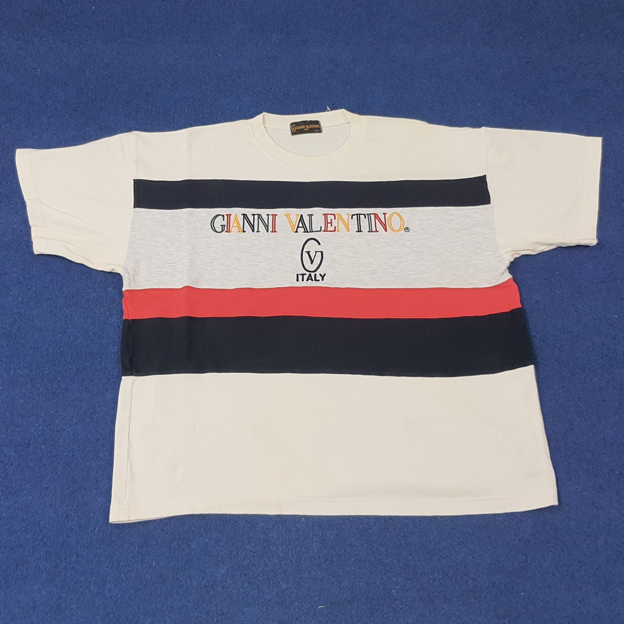 Designer × Gianni Valentino × Vintage Vintage Gianni Valentino Italy Spell Out Tshirt C219N25 Size US XXL / EU 58 / 5 - 1 Thumbnail