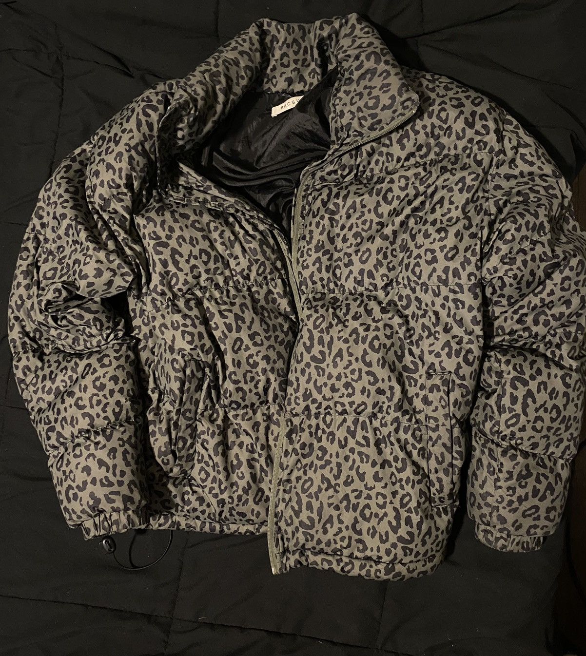 Pacsun Print dark green puffer Size US M / EU 48-50 / 2 - 1 Thumbnail