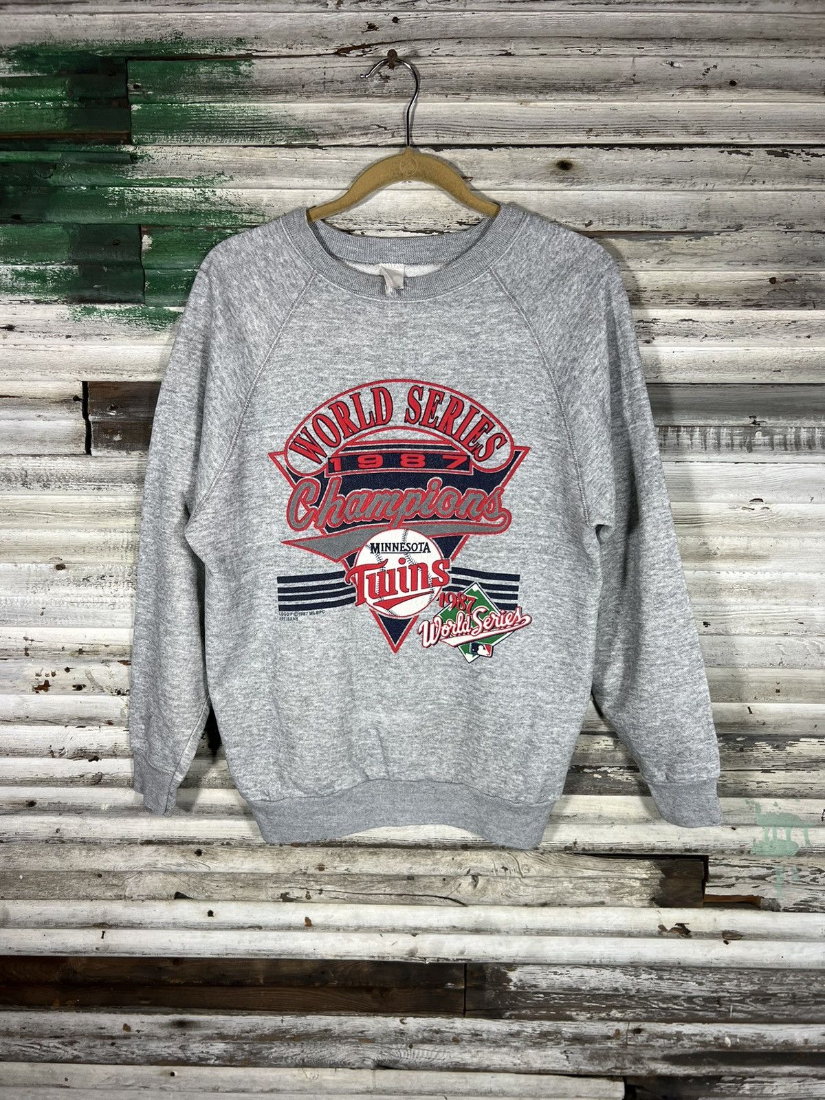 Vintage Vintage 1987 Minnesota Twins World Series Sweatshirt Size US L / EU 52-54 / 3 - 1 Thumbnail