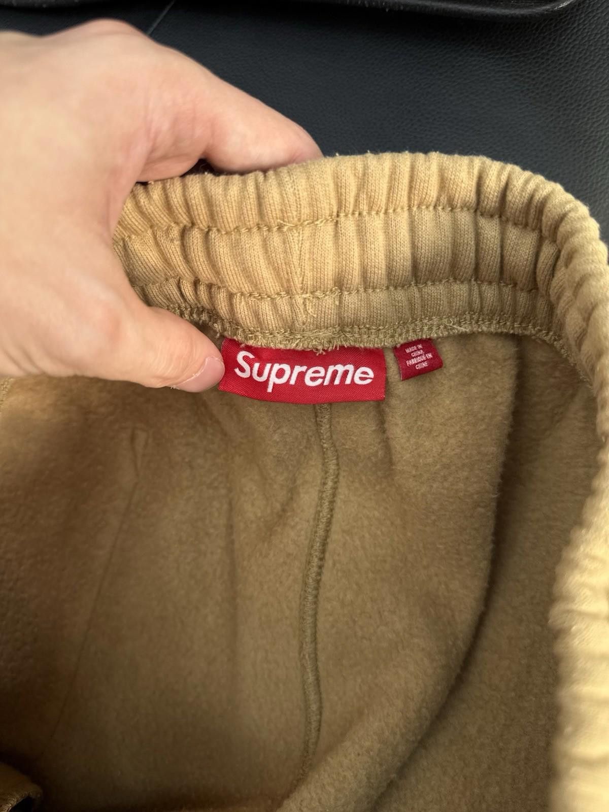 Supreme Supreme Satin Appliqué Sweatpants FW25 Brand New Size XL Tan Size US 36 / EU 52 - 6 Thumbnail