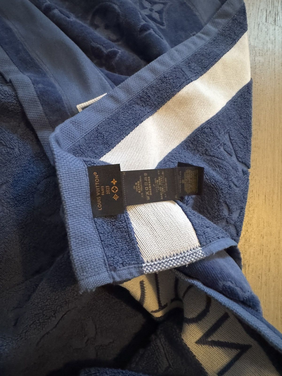 Louis Vuitton LOUIS VUITTON beach towel sizes in photos by tape measure Size ONE SIZE - 8 Thumbnail