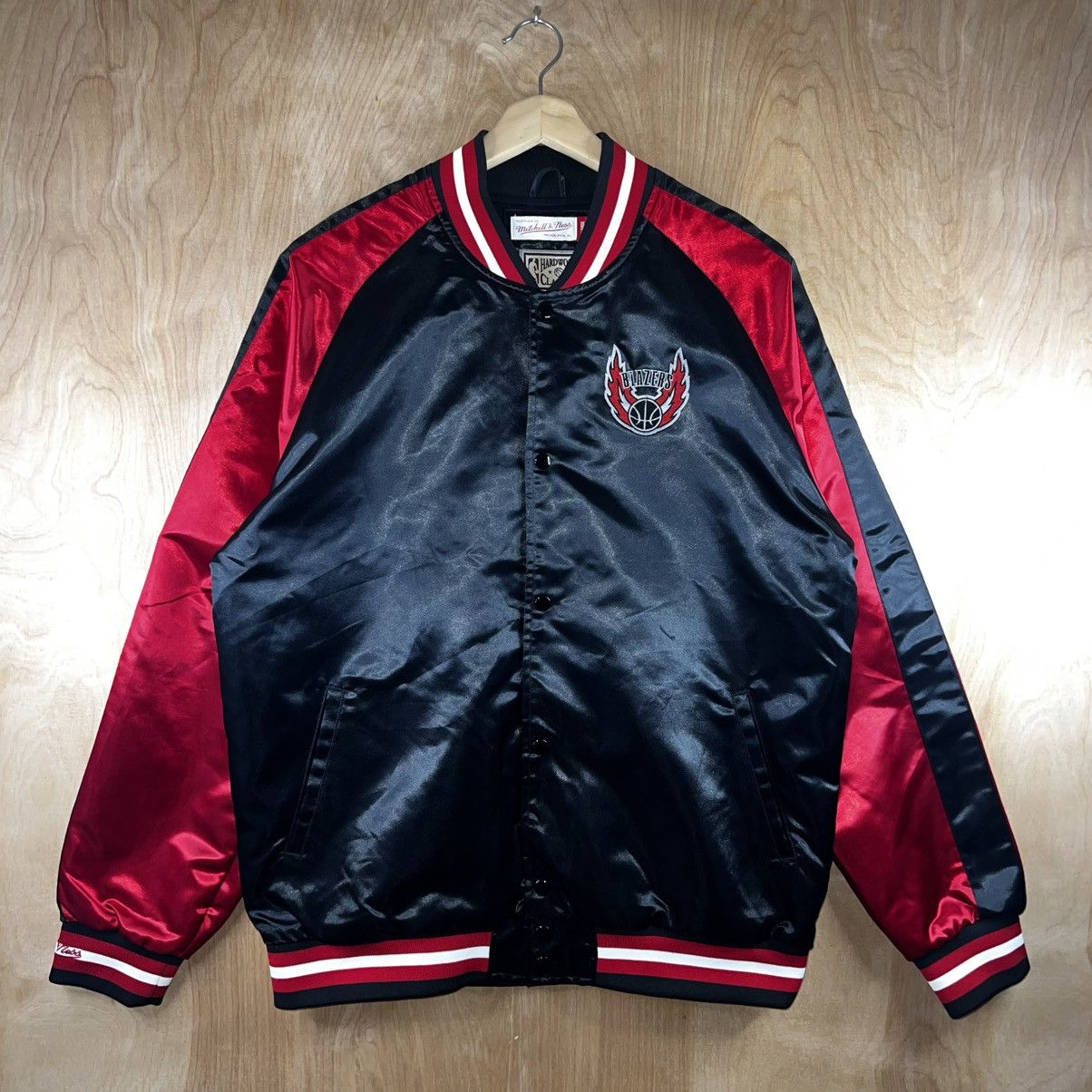 Mitchell & Ness MITCHELL & NESS NBA PORTLAND TRAILBLAZERS SATIN JACKET Size US XL / EU 56 / 4 - 1 Thumbnail