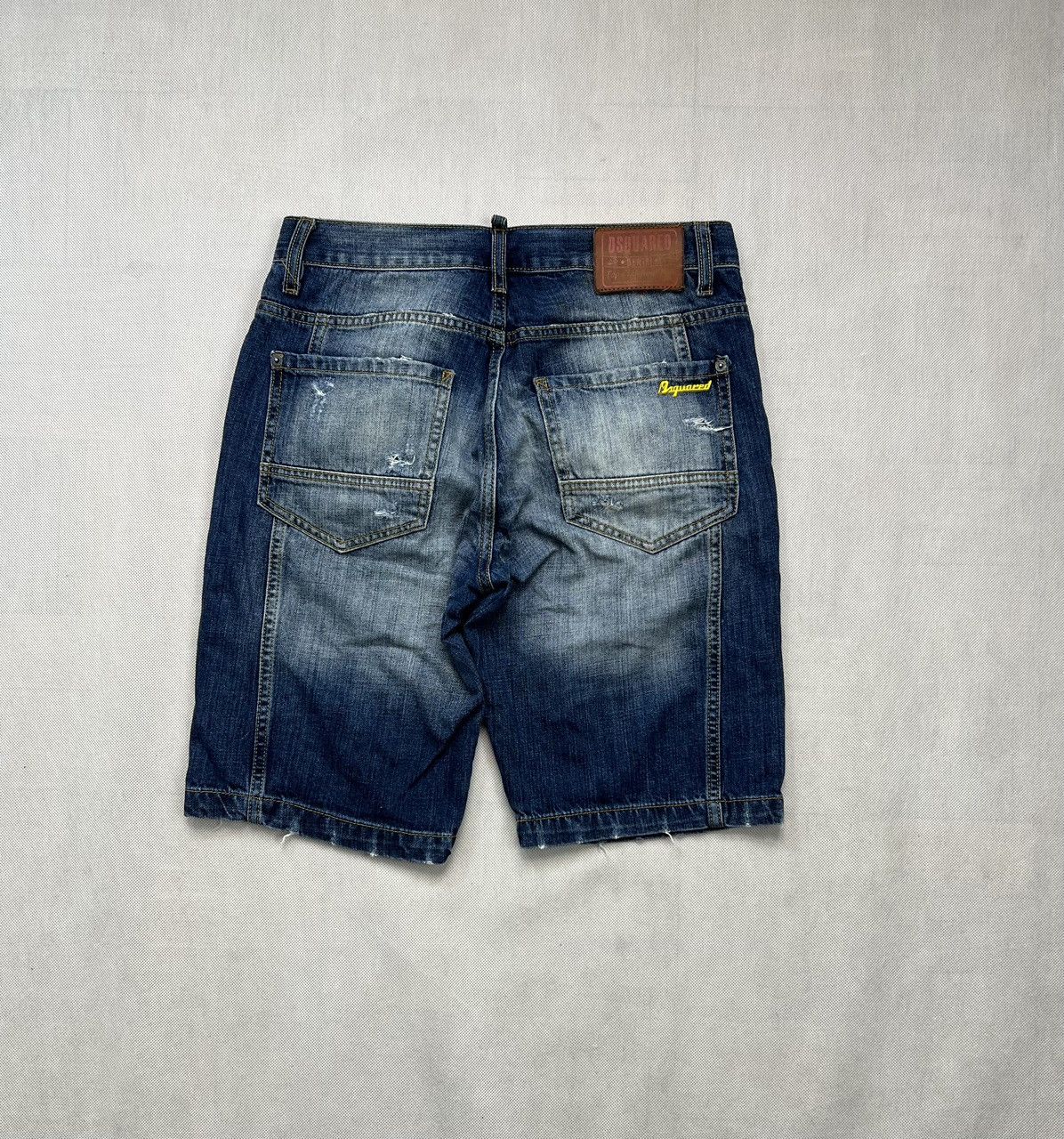 Dsquared2 Shorts Dsquared2 Jeans Made In Italy Size US 33 - 2 Thumbnail