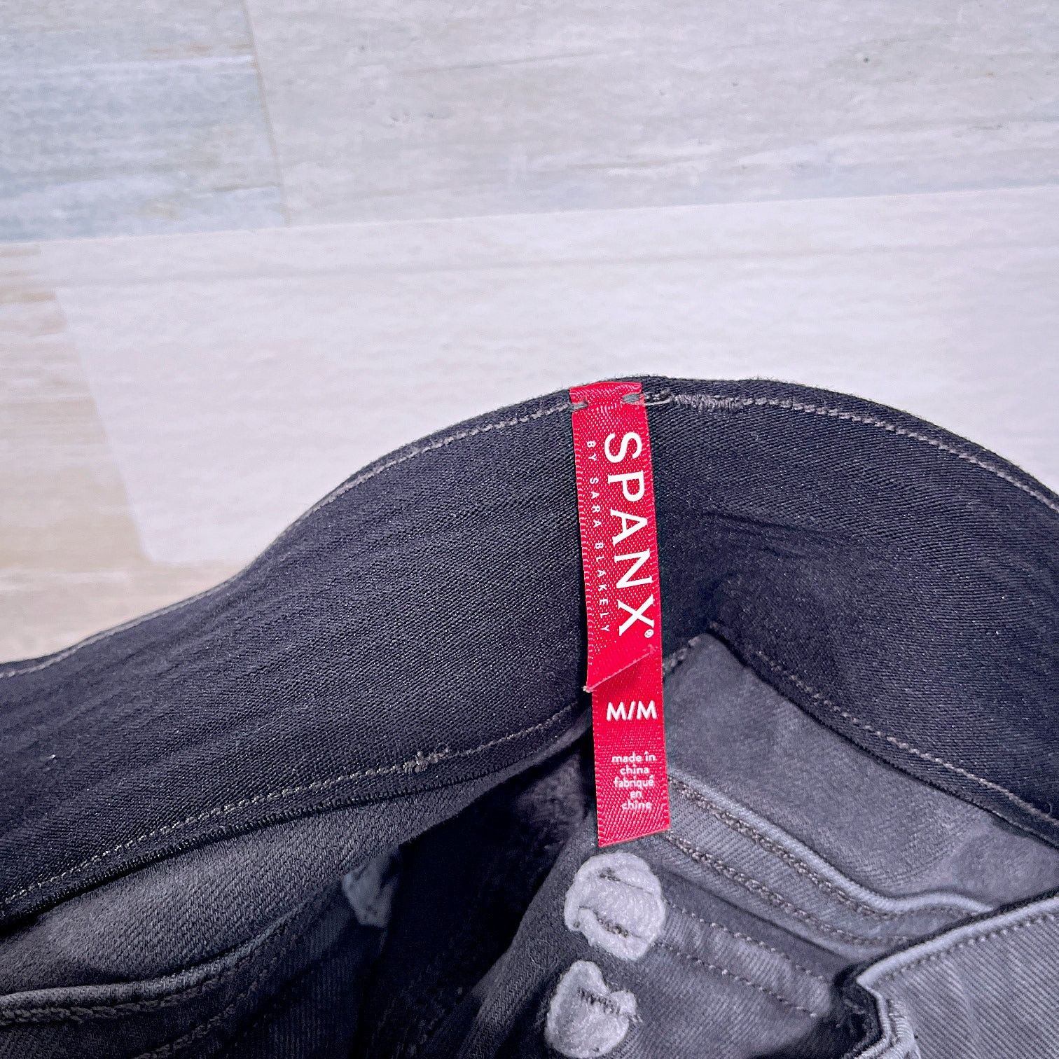 Spanx SPANX Stretch Twill Ankle Cargo Pant Black Mid Rise Pull On Size 30" / US 8 / IT 44 - 5 Thumbnail
