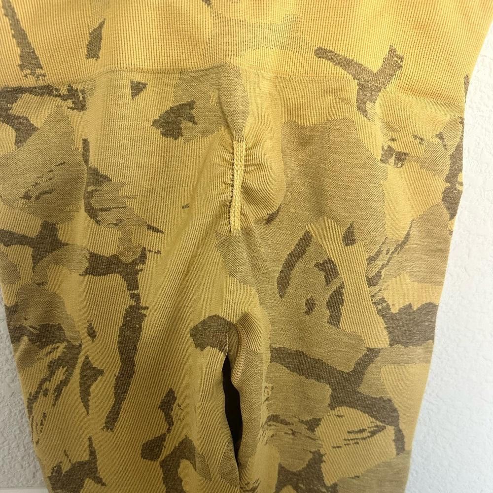 Gymshark Gymshark Adapt Camo Seamless Legging Savanna Yellow Small Size 28" / US 6 / IT 42 - 6 Thumbnail