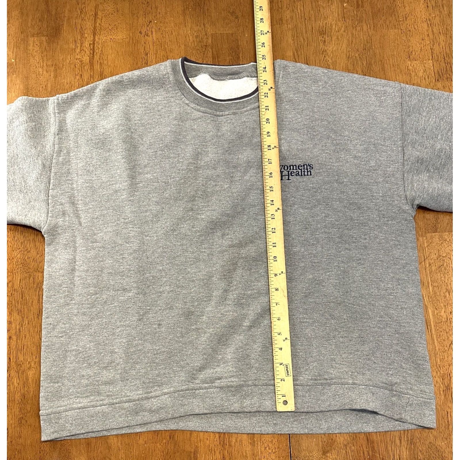 Vintage VINTAGE Sweatshirt XL Gray Crewneck Embroidered Men’s Health Size XL / US 12-14 / IT 48-50 - 6 Thumbnail